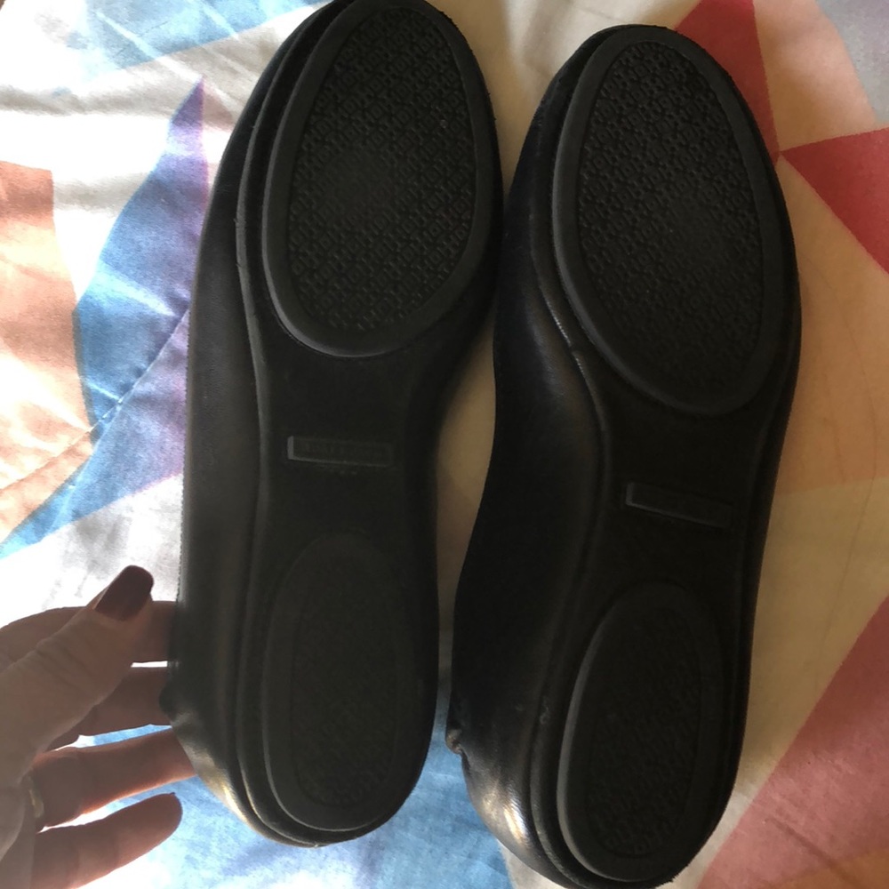 Tory Burch 8 like new flats - Picture 2 of 2